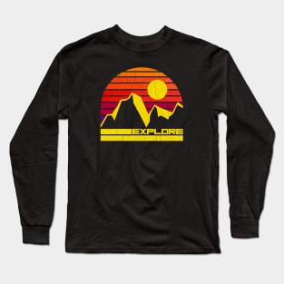 80s Vintage Mountain Explore (distressed look) Long Sleeve T-Shirt